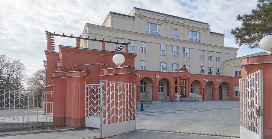 Modellschule Gersthof - Hauptgebäude