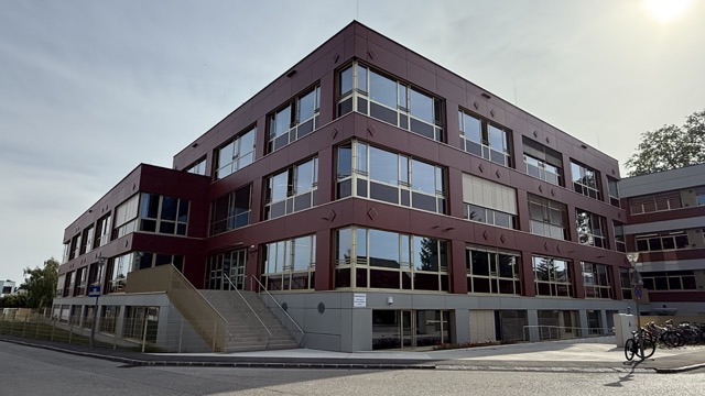 BRG Wr. Neustadt, Gröhrmühlgasse 27 Erweiterung