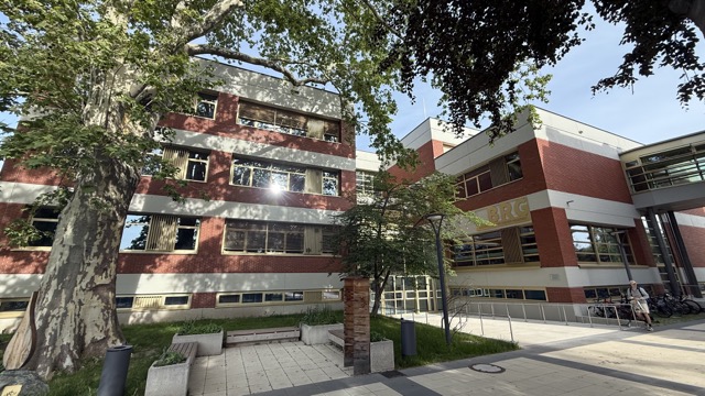 BRG Wr. Neustadt, Gröhrmühlgasse 27 Hauptgebäude